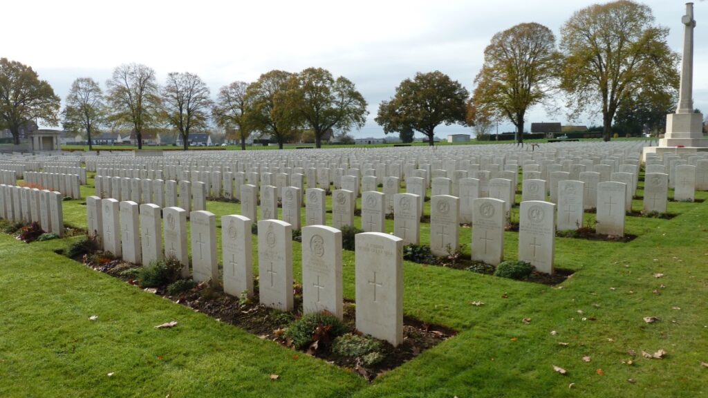 Caterpillar Valley Cemetery, Longueval