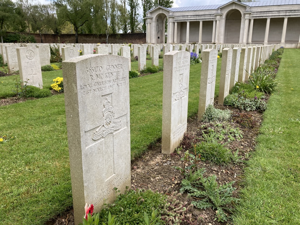 Robert McKenzie - Faubourg D’Amiens Cemetery, Arras